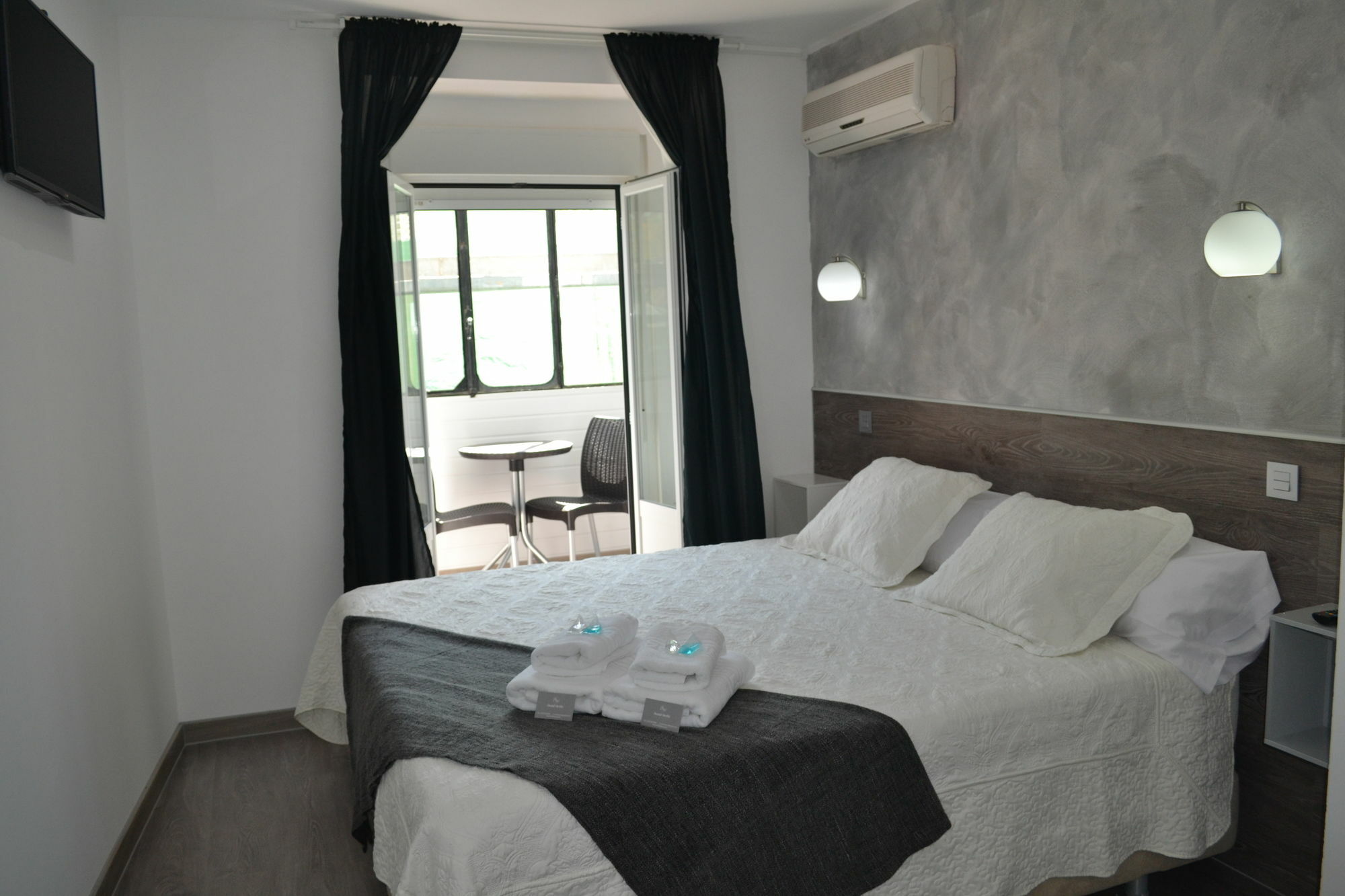 Hostal Meyra Madri Exterior foto